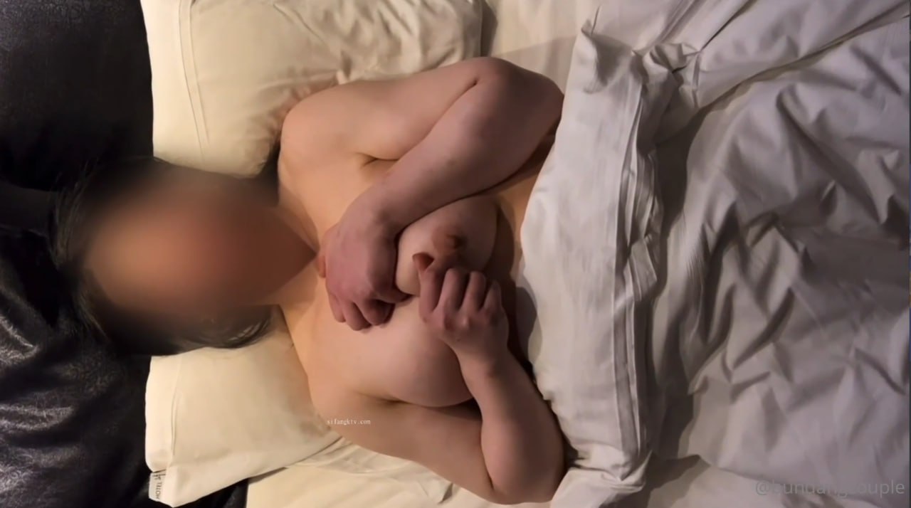 传媒在校生内心极其发差，上午还半推半就